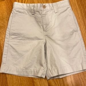 Boys 5T vineyard vines khaki shorts